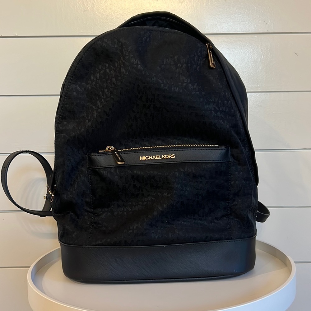NWT MICHAEL KORS MORGAN MEDIUM BACKPACK IN BLACK